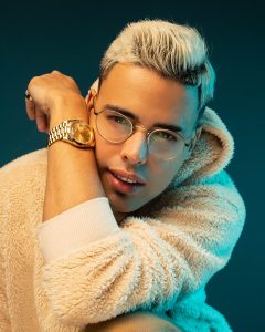 סטטיק - זמר/ת