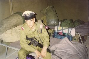 אסי עזר - איש/אשת טלוויזיה