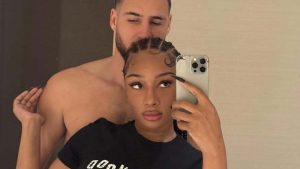 הכוכבת מטנפת בלי רחמים על בן זוגה בשנה האחרונה, כוכב ה-NBA קליי תומפסון, עם טענות קשות על בגידה מצדו ומאשימה: "קיבלת רגליים קרות". זה מגיע חודשיים בלבד אחרי שהוא פינק אותה ליום הולדתה עם מתנה צנועה: רכב בנטלי